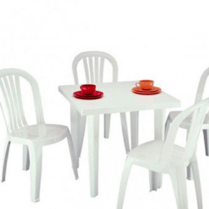 Combo Mesa Y Sillas Plásticas Peletizadas